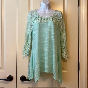 Entro Crochet Top size Large